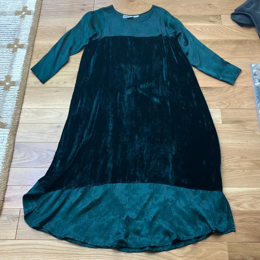 Velvet & Satin Paneled Long Sleeve Midi Dress - Emerald